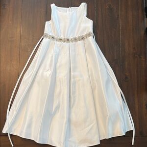 Elegant White Kids Dress with Floral Beaded Design
